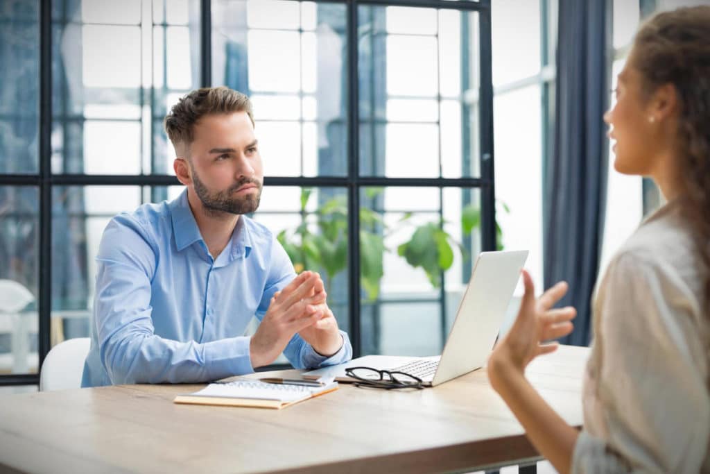 3 mensonges recruteurs en entretien embauche