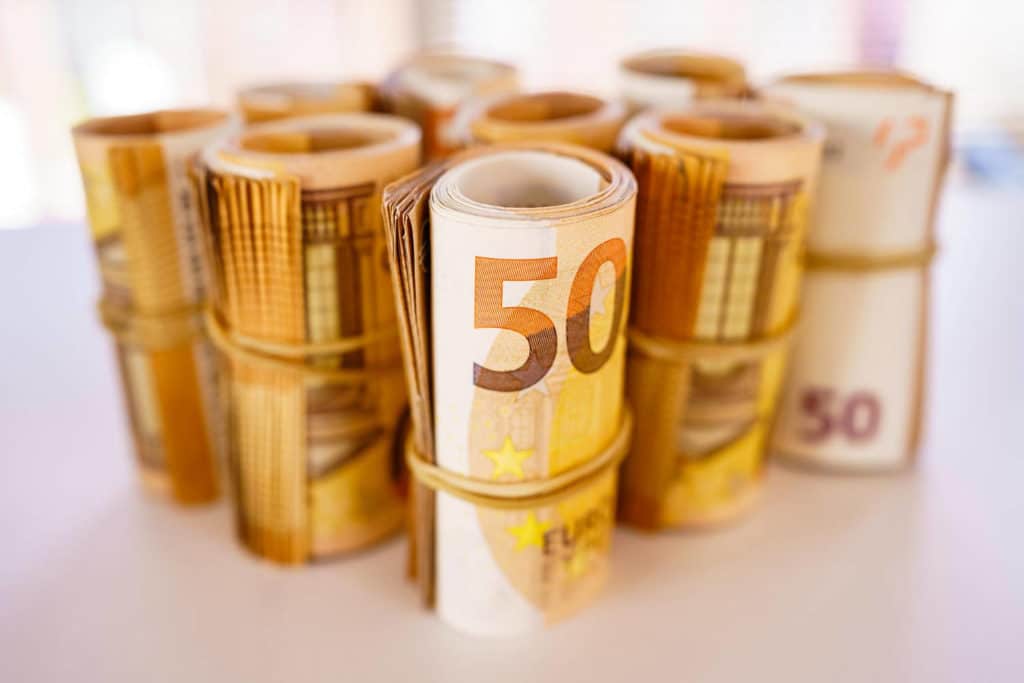 emplois a 3500 euros mois