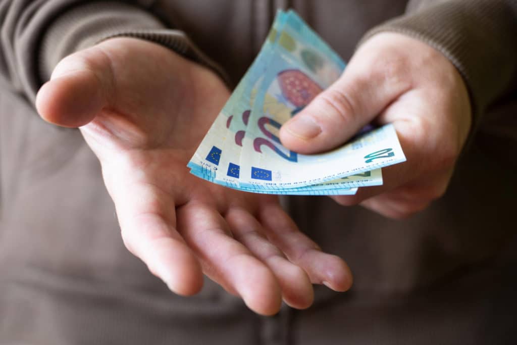 hausse demandes acomptes sur salaire