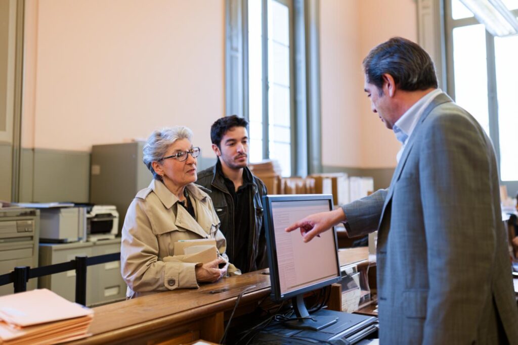 infogreffe etats endettement debiteurs siren