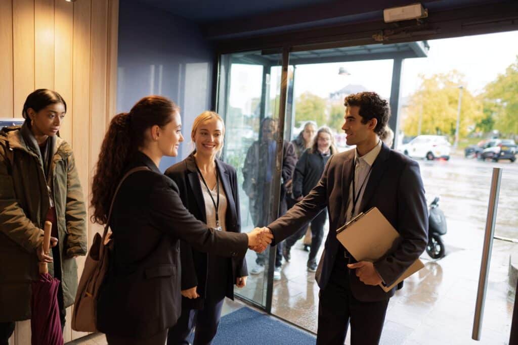 jeunes diplomes debut vie professionnelle