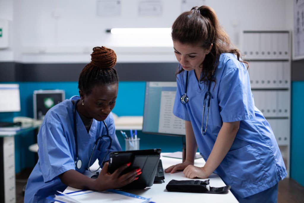 métier d’infirmière attire de moins en moins les jeunes